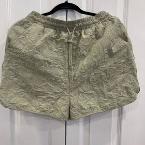 H&M Khaki Recycled Shorts S